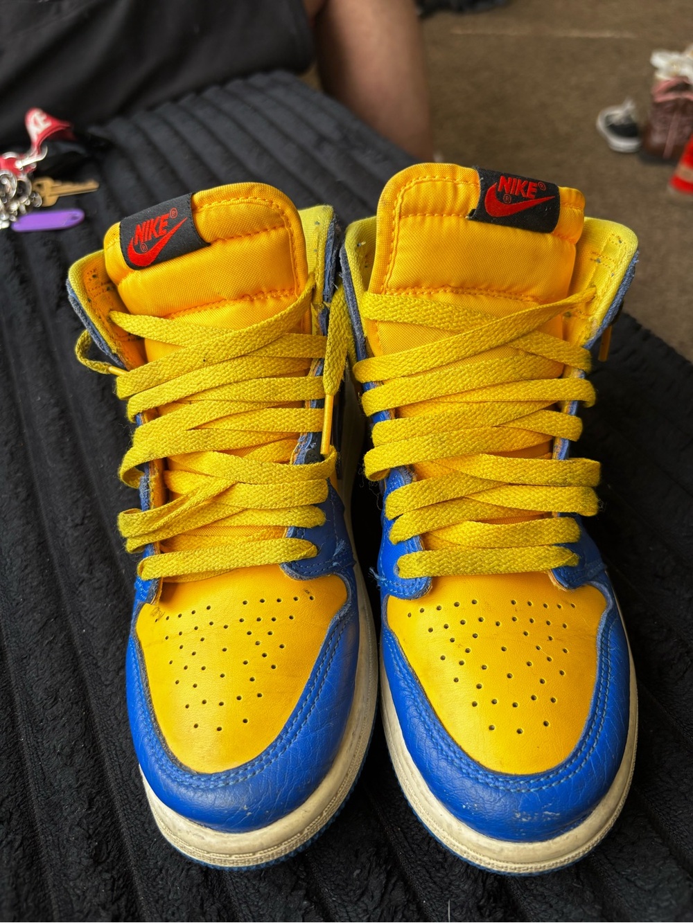 Nike Kids Mid-Top Sneakers in Yellow & Blue